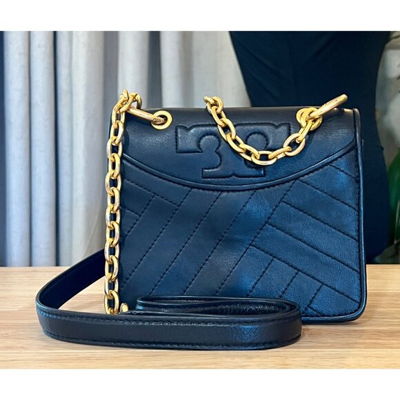 AUTHENTIC TORY BURCH SMALL BLACK QUILTED LEATHER FLEMING HANDBAG - Picture 1 of 9